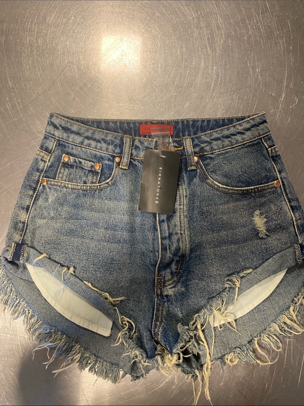 Signature8 shorts BNWT